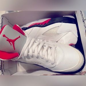 Jordan Retro 5 Size 2Y